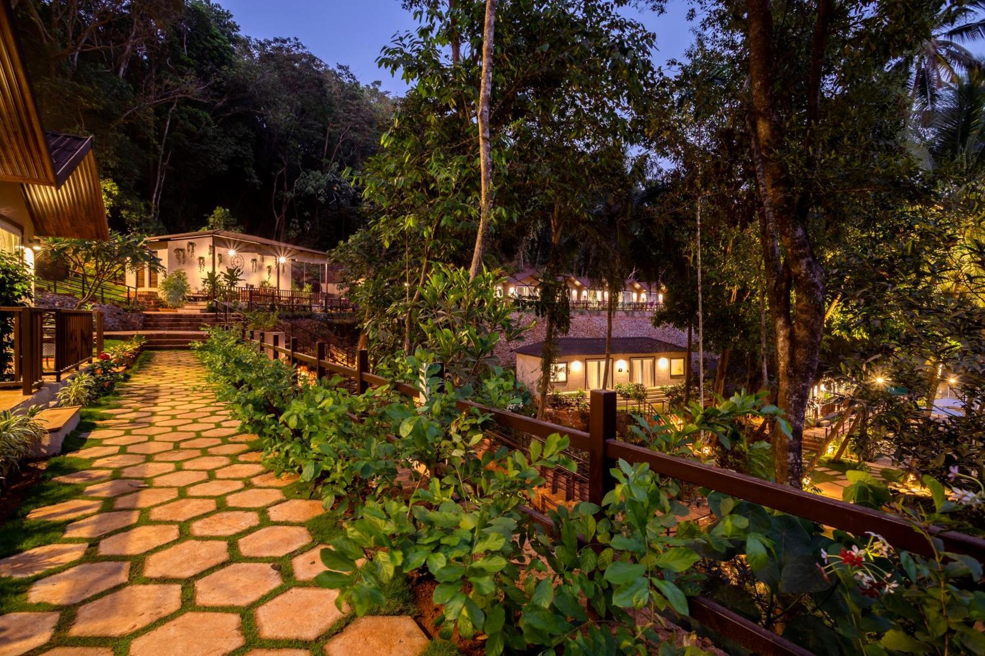 Stone Wood Premier Gokarna Hotel Gokarna  Bagian luar foto