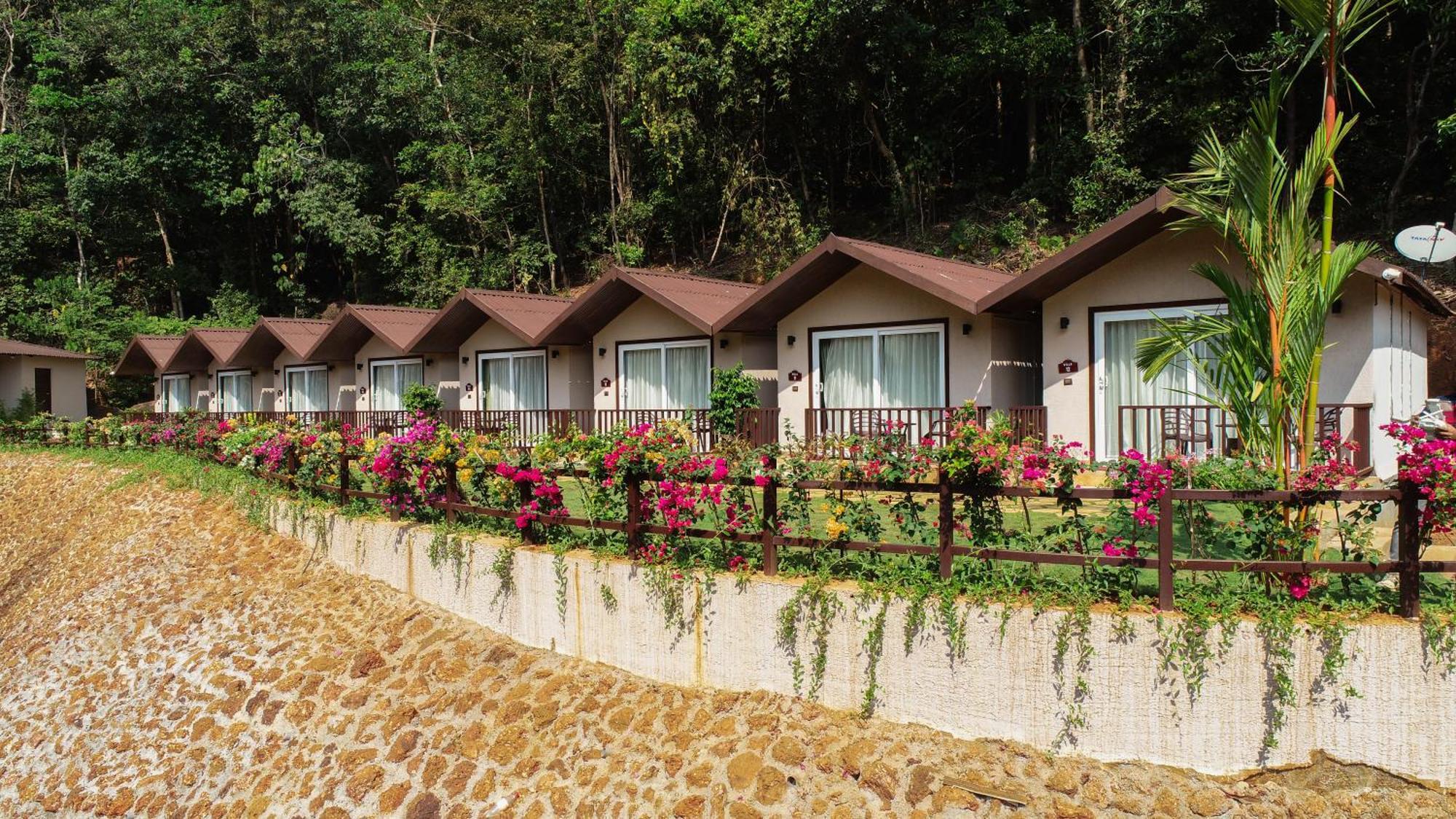 Stone Wood Premier Gokarna Hotel Gokarna  Bagian luar foto