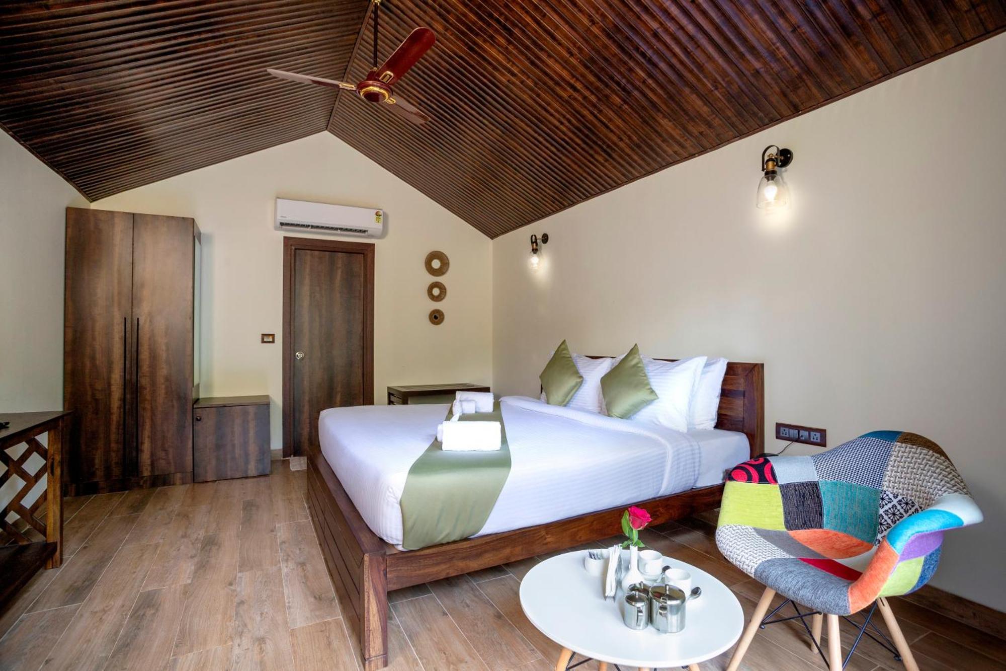 Stone Wood Premier Gokarna Hotel Gokarna  Bagian luar foto