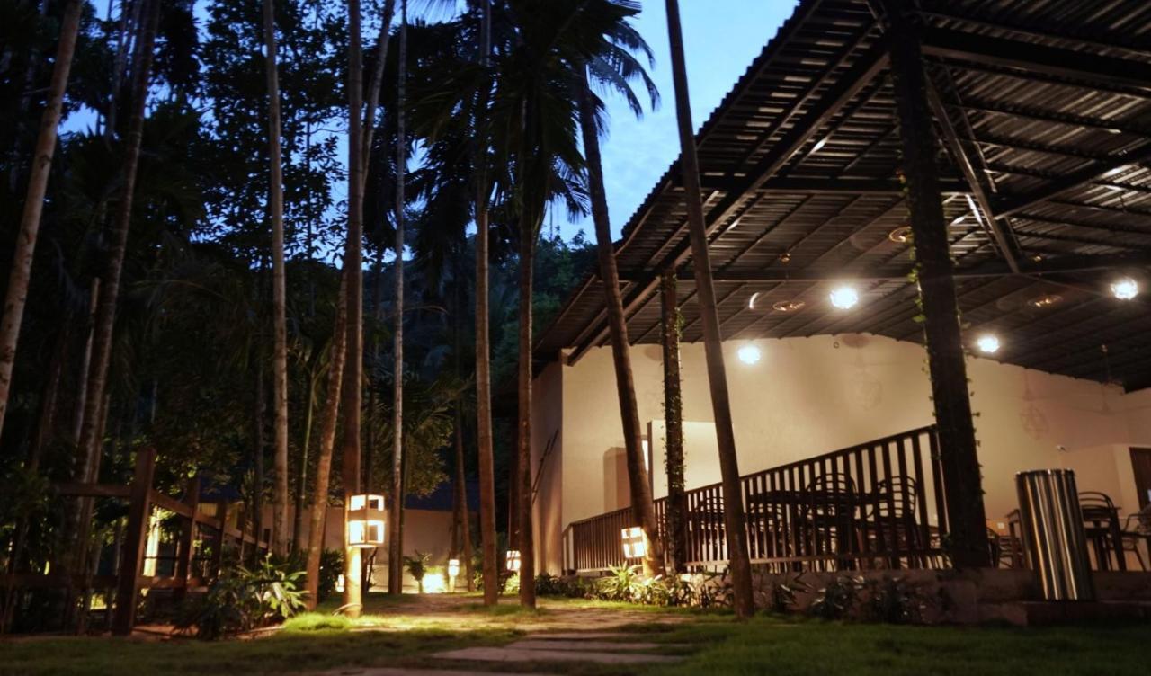 Stone Wood Premier Gokarna Hotel Gokarna  Bagian luar foto
