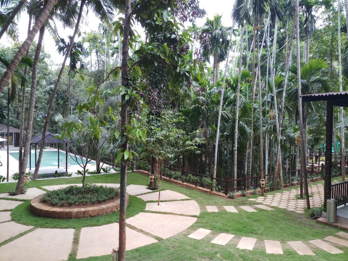 Stone Wood Premier Gokarna Hotel Gokarna  Bagian luar foto